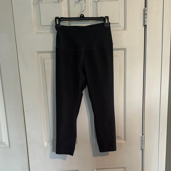 MPG Grey Athletic Capri leggings size small - Picture 1 of 4